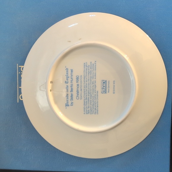 Vintage Christmas 1980 "Parade into Toyland" Collector's Plate - Picture 2 of 5